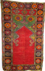 ANTIQUE ANATOLIAN PRAYER RUG FROM THE REGION OF MADEN
